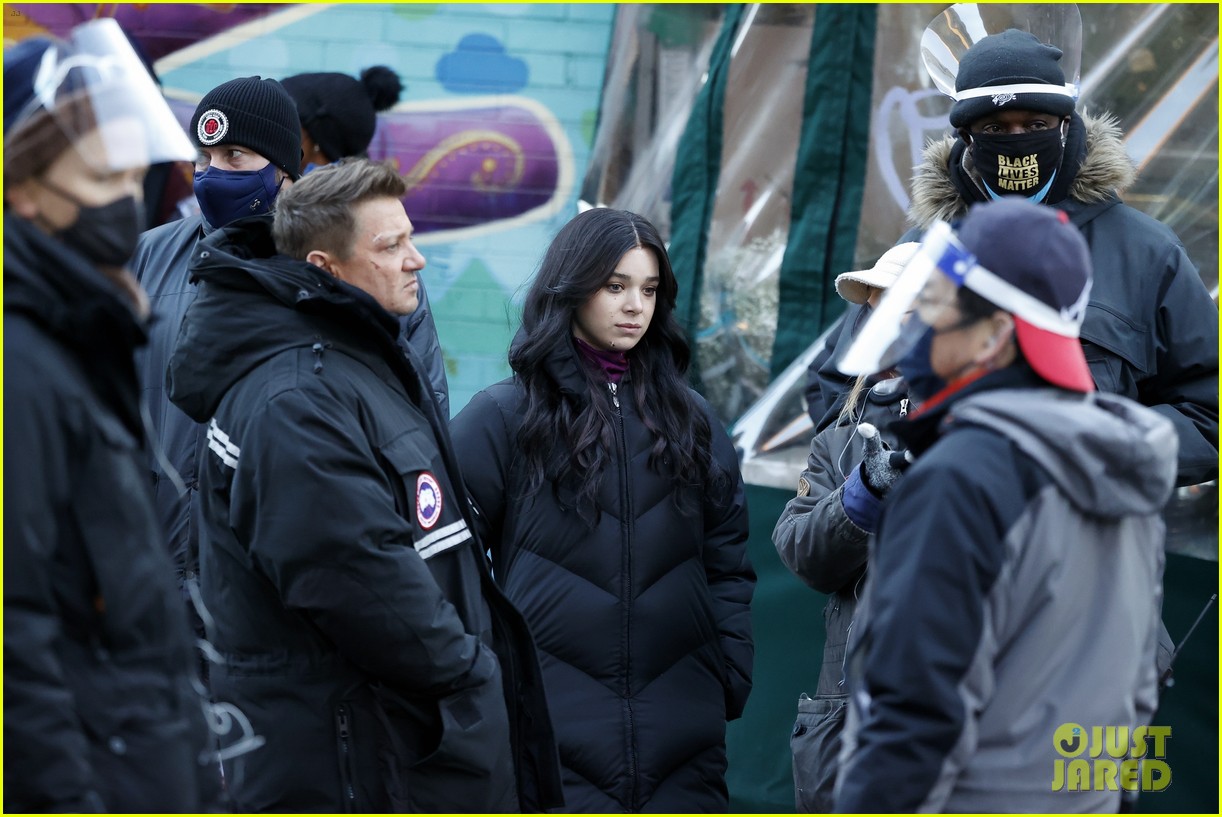 jeremy remmer hailee steinfeld hawkeye december 2020 09