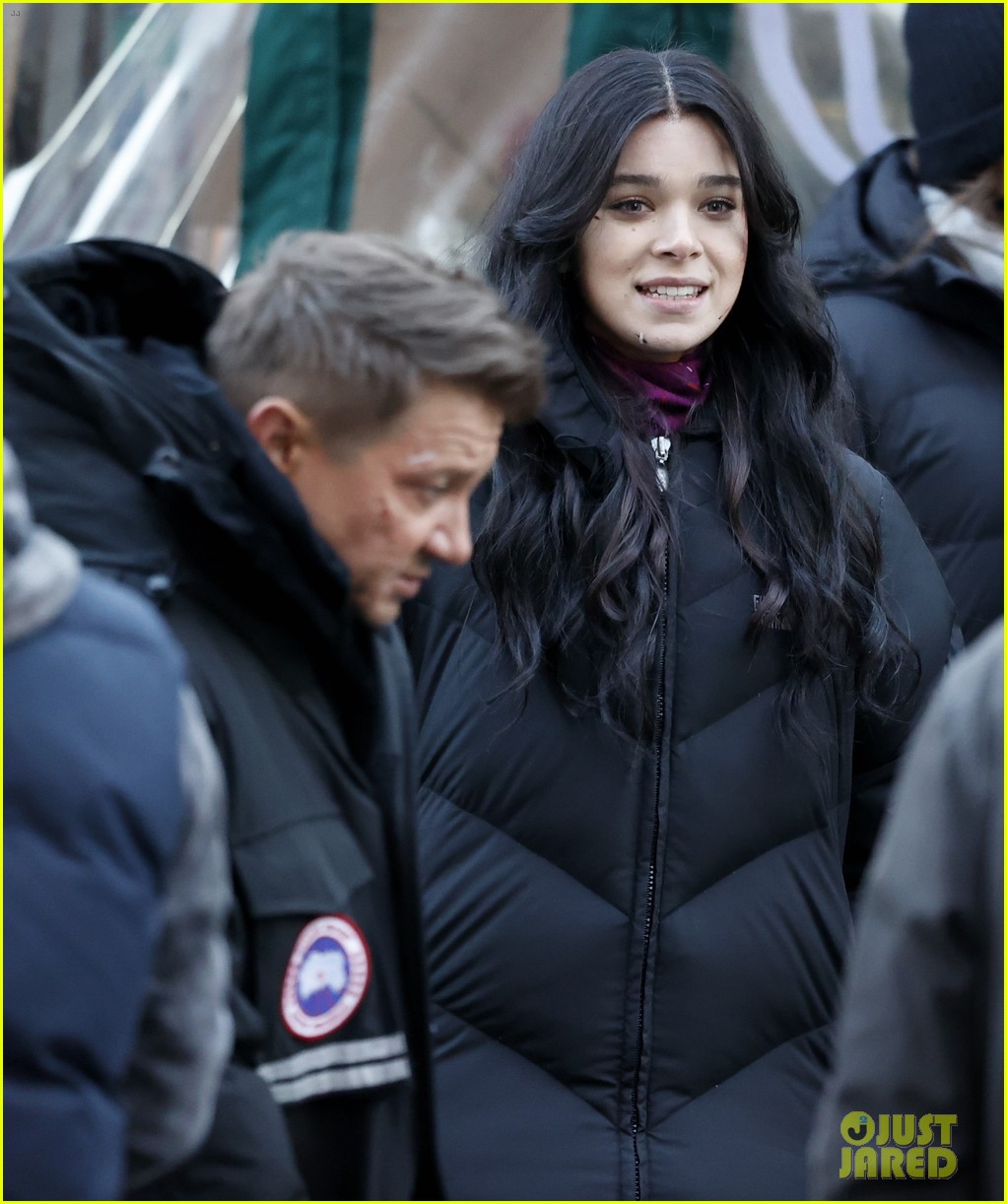 jeremy remmer hailee steinfeld hawkeye december 2020 11