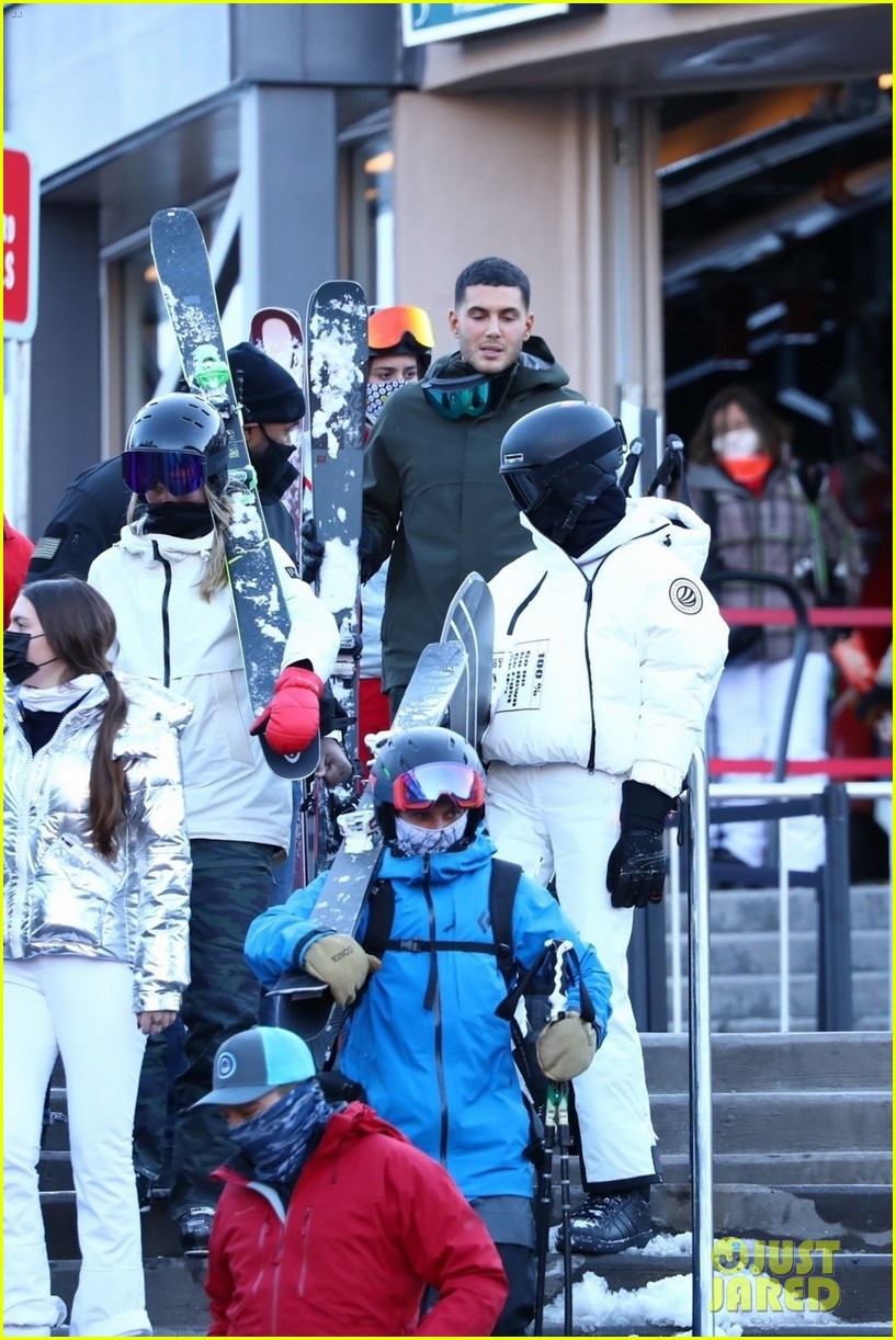 Full Sized Photo of kendall jenner skis in aspen kris jenner shops 39