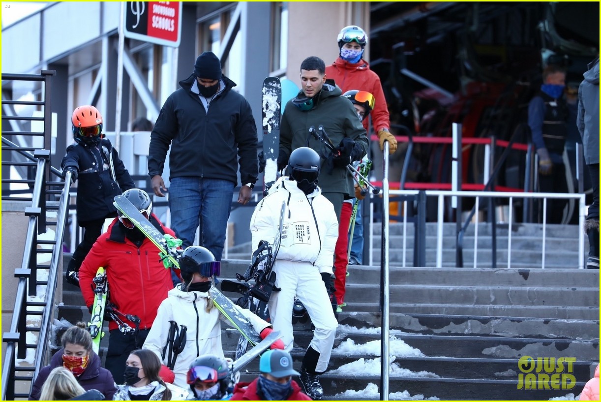 Full Sized Photo of kendall jenner skis in aspen kris jenner shops 51