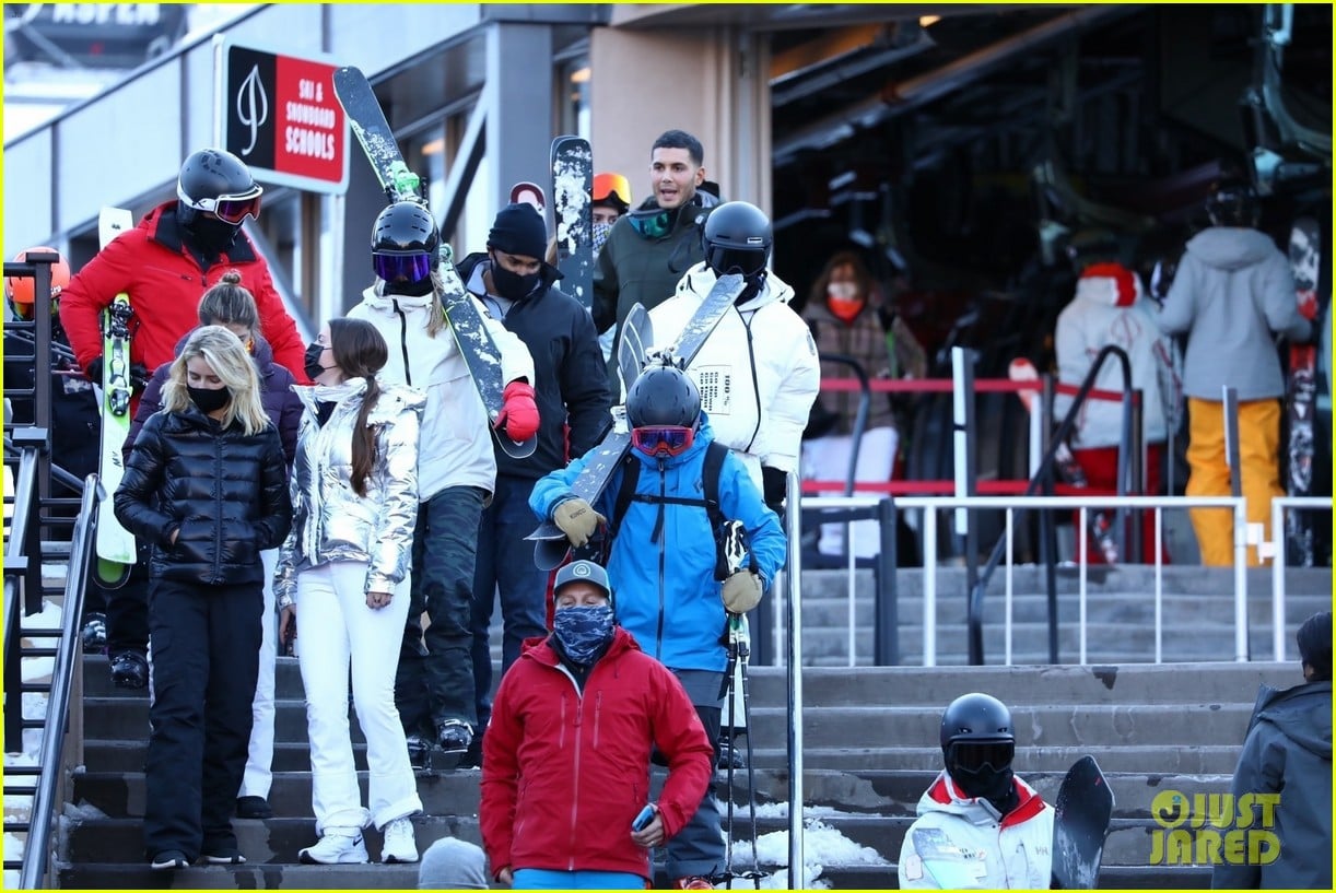 Full Sized Photo of kendall jenner skis in aspen kris jenner shops 53