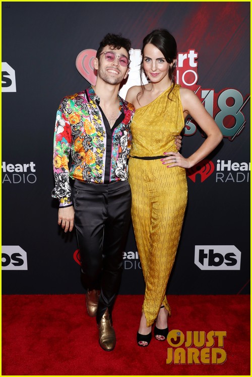 singer max schneider and wife emily welcome first child 06