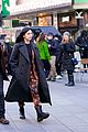 hailee steinfeld jeremy renner hawkeye times square 05