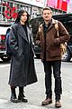 hailee steinfeld jeremy renner hawkeye times square 06