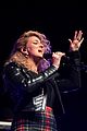 tori kelly performed christmas concert with babyface 03