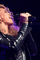 tori kelly performed christmas concert with babyface 11