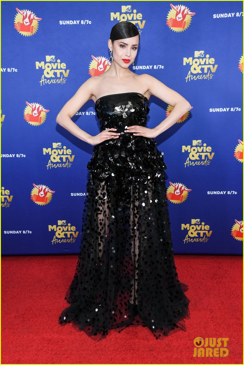 maddie ziegler sabrina carpenter mtv movie tv awards 31