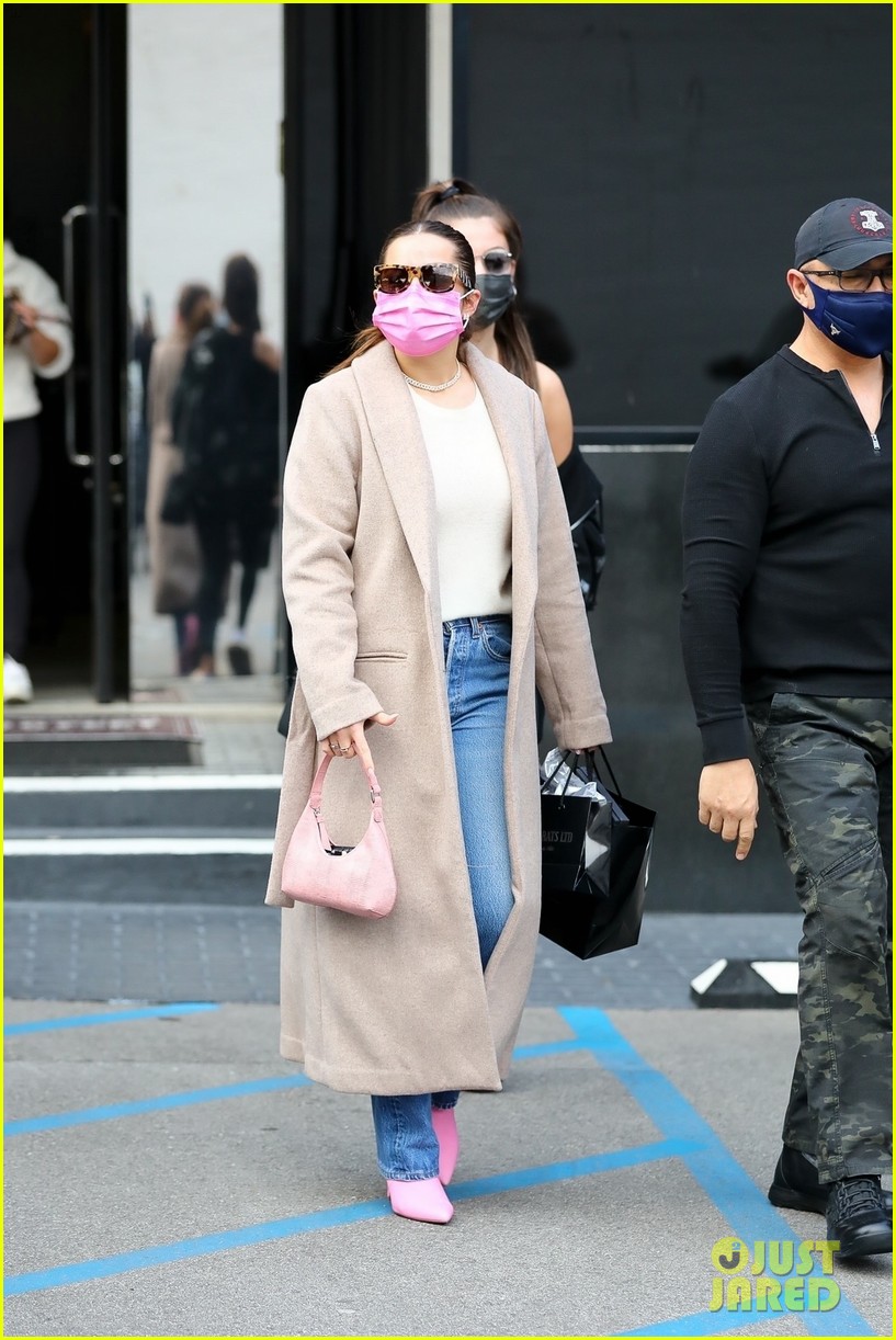 Addison Rae Steps Out For Another Trip to The Jewelry Store Photo