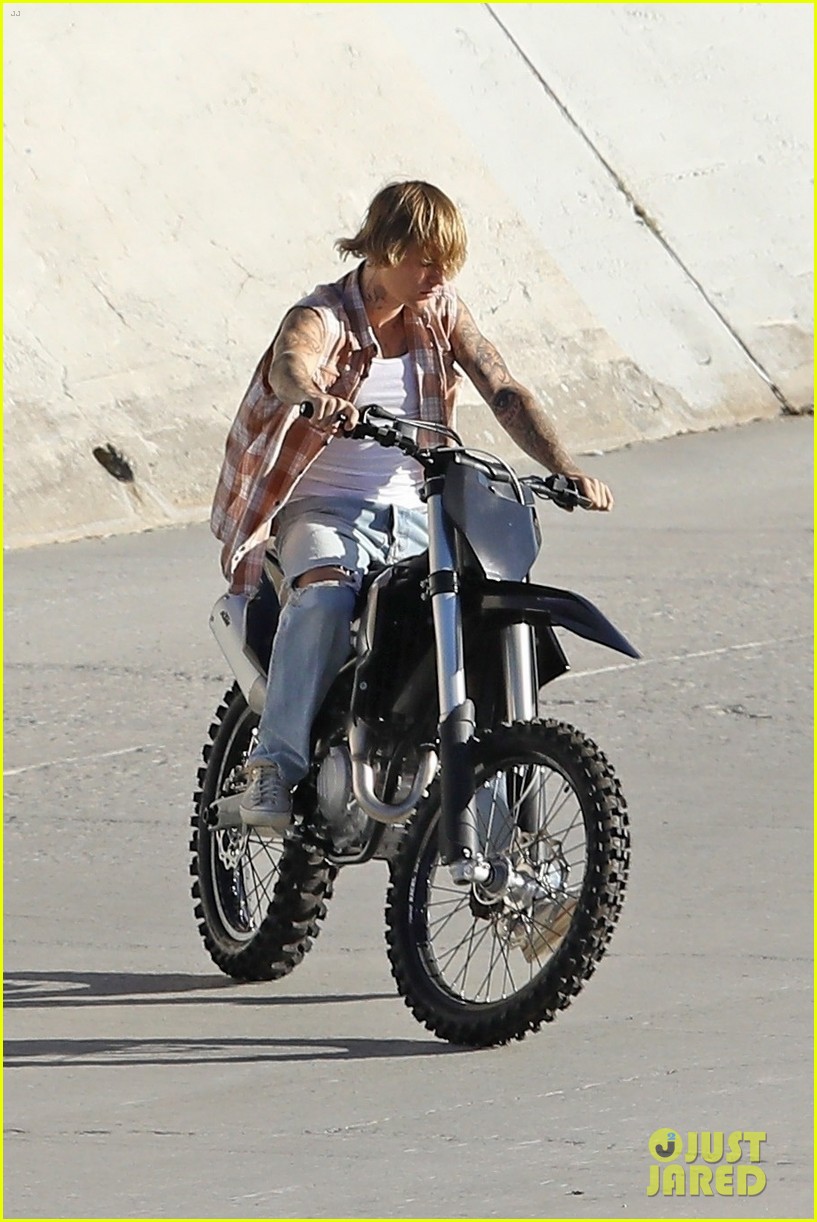 Looks Like Justin Bieber Is Making Another New Music Video! | Photo ...