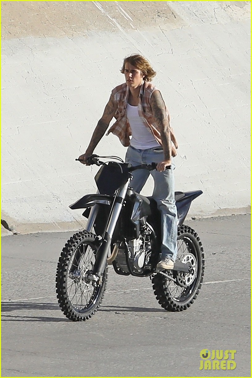 Looks Like Justin Bieber Is Making Another New Music Video! | Photo ...