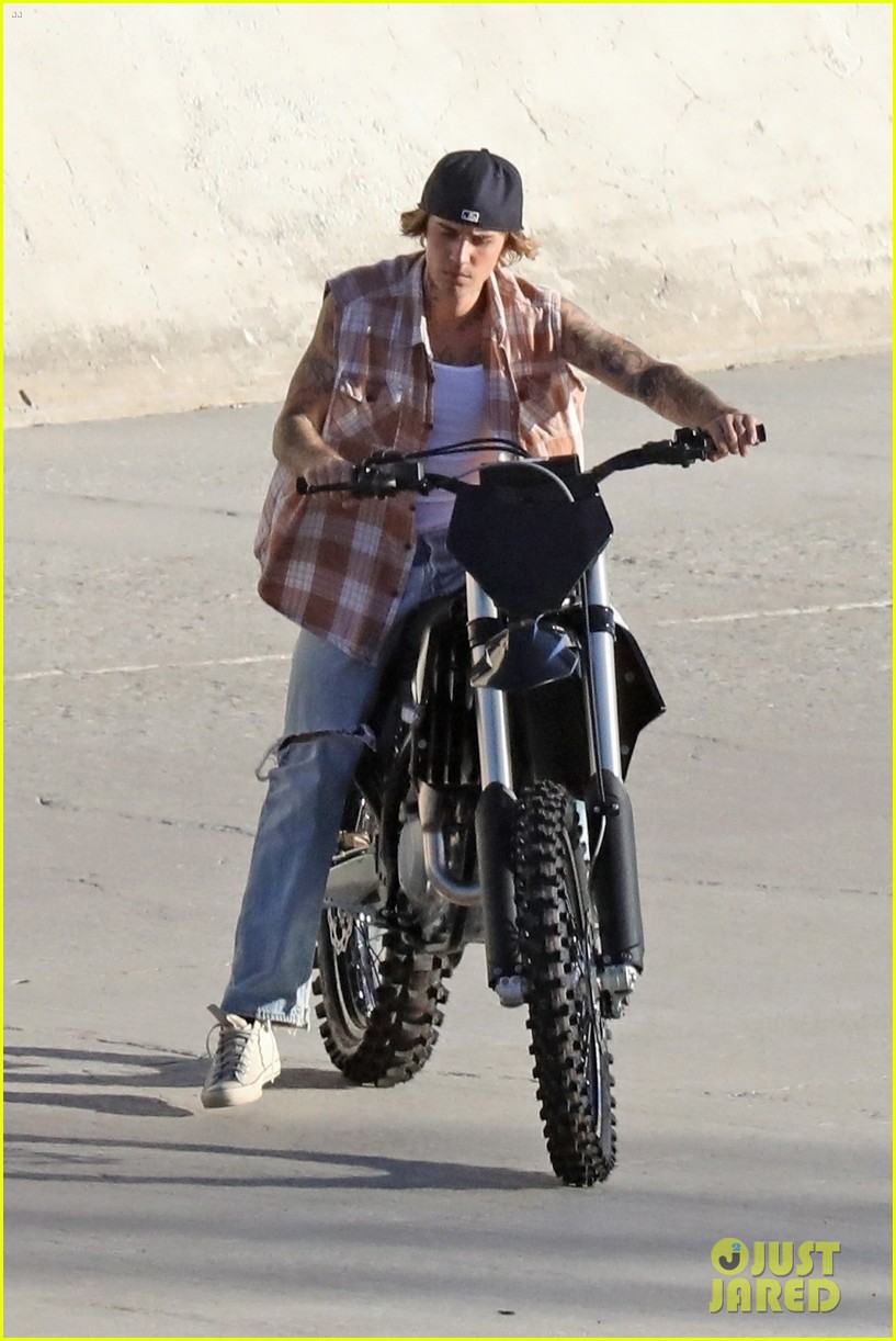 Looks Like Justin Bieber Is Making Another New Music Video! | Photo ...