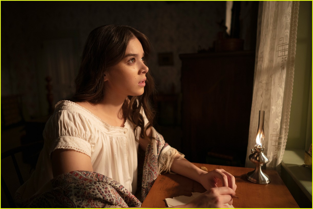 hailee steinfelds dickinson debuts first five minutes of season two 04