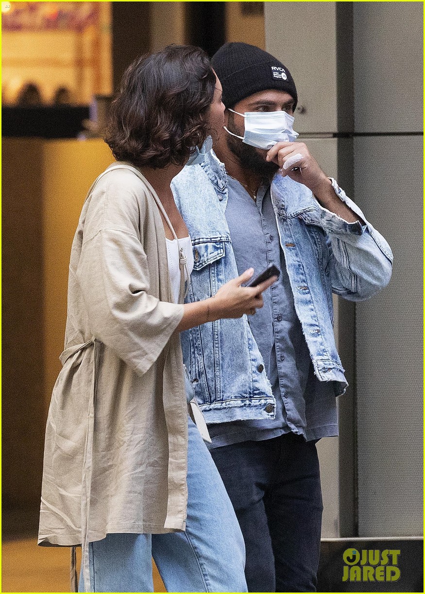 zac efron dinner date with girlfriend vanessa valladares 16