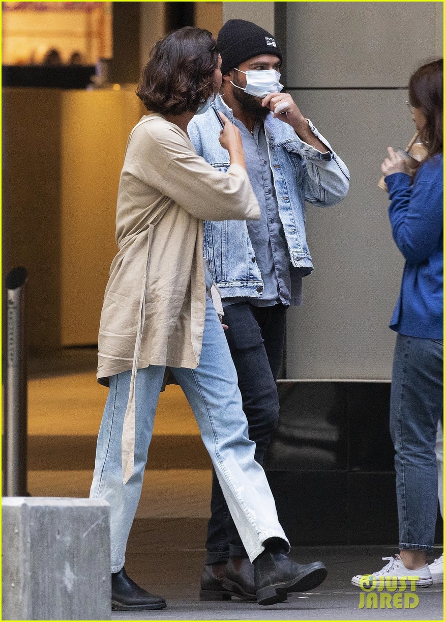 zac efron dinner date with girlfriend vanessa valladares 17