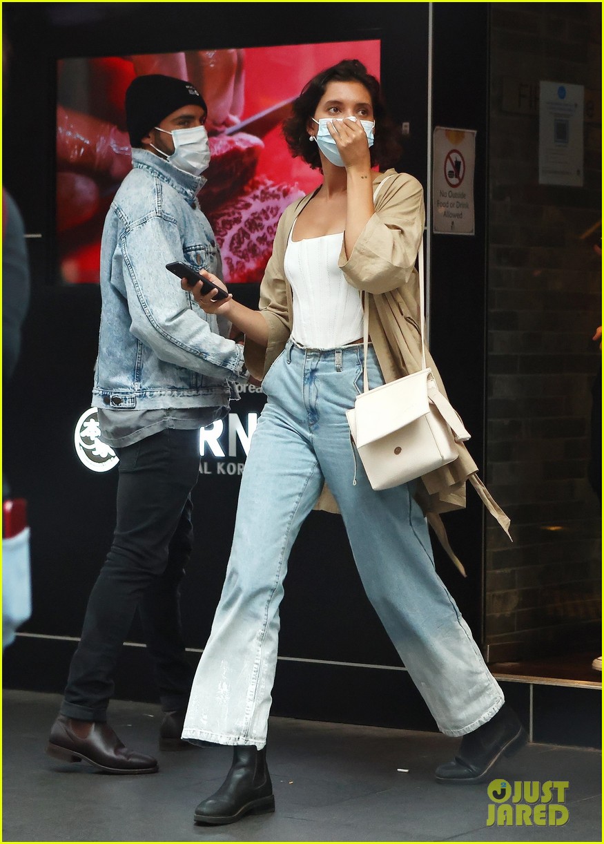 zac efron dinner date with girlfriend vanessa valladares 30