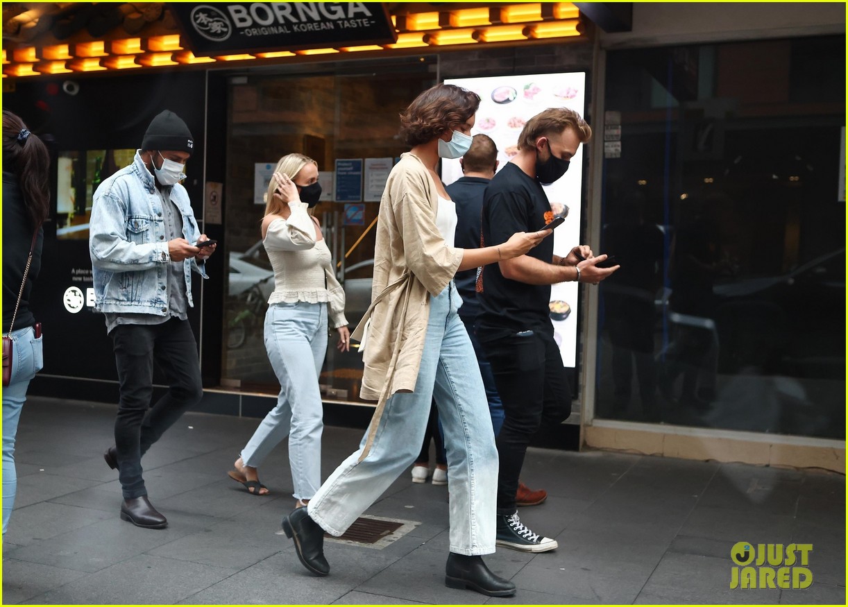 zac efron dinner date with girlfriend vanessa valladares 31