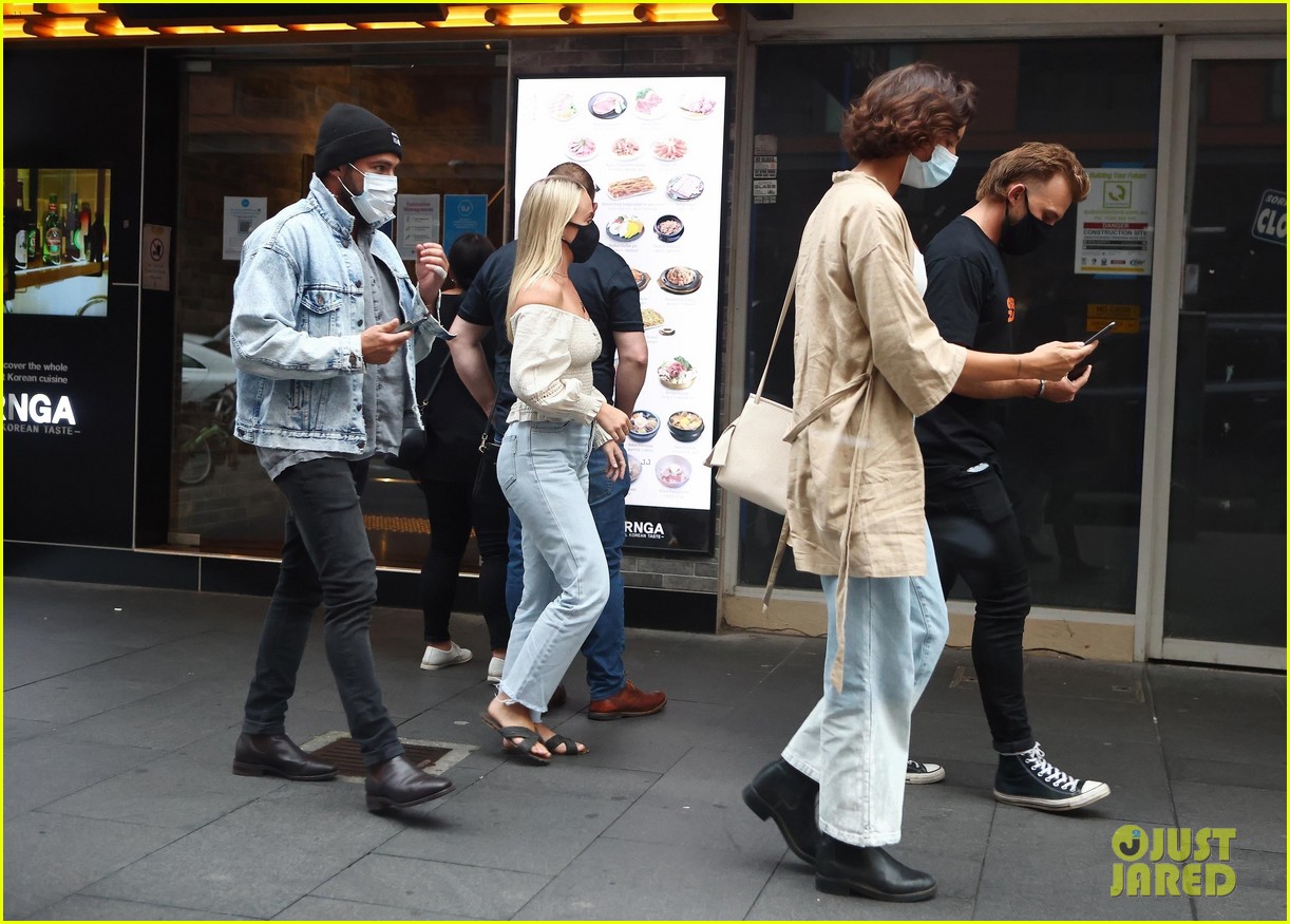 zac efron dinner date with girlfriend vanessa valladares 34