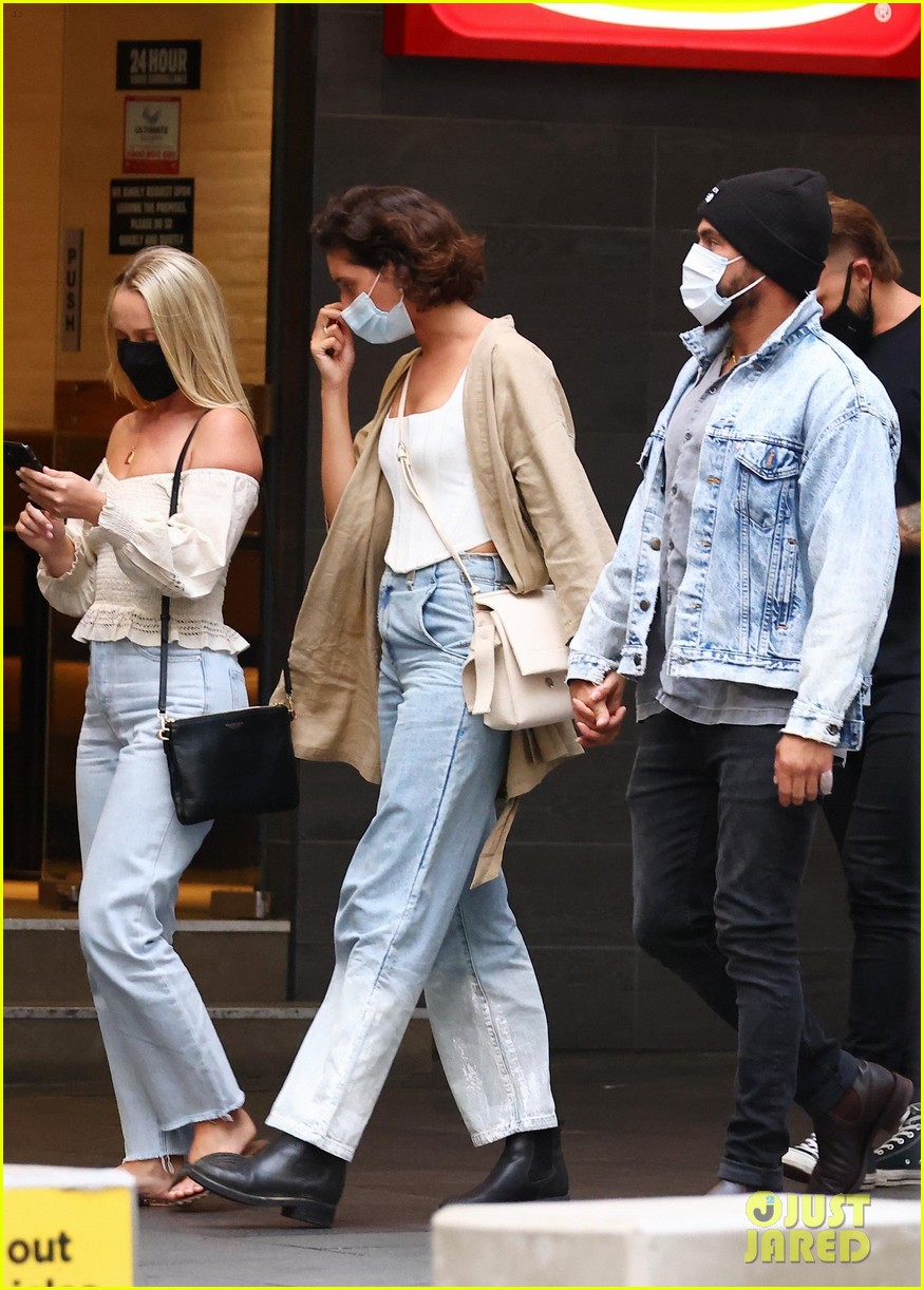 zac efron dinner date with girlfriend vanessa valladares 51