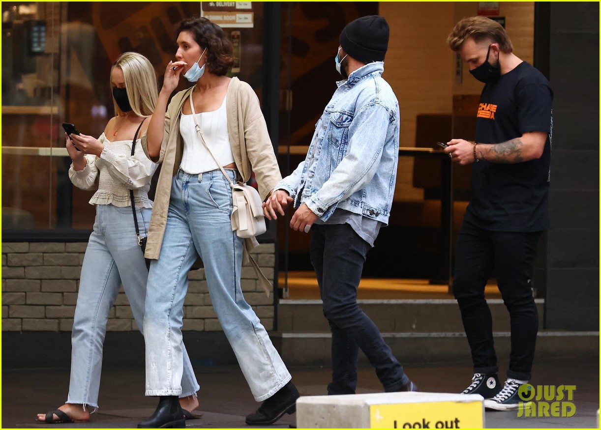 zac efron dinner date with girlfriend vanessa valladares 53