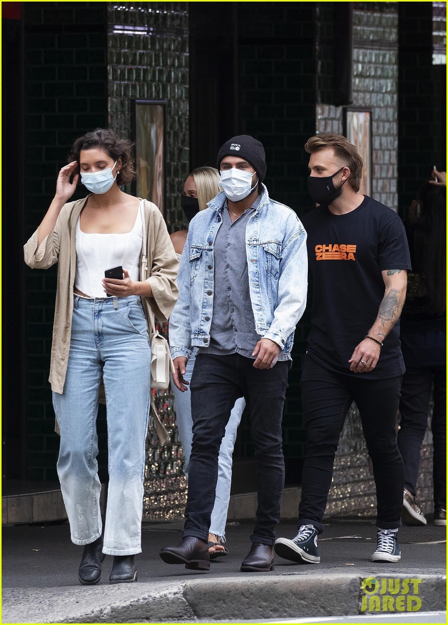 zac efron dinner date with girlfriend vanessa valladares 83