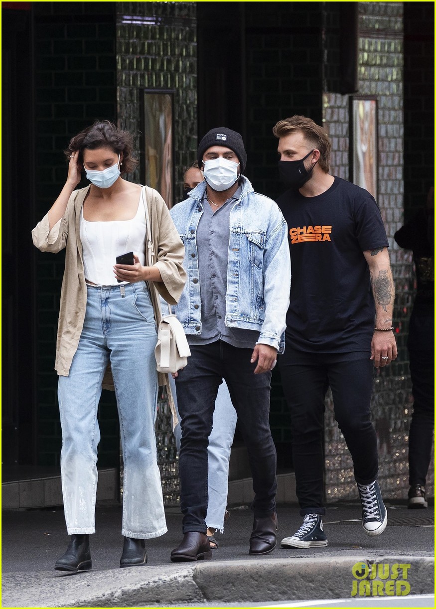 zac efron dinner date with girlfriend vanessa valladares 85