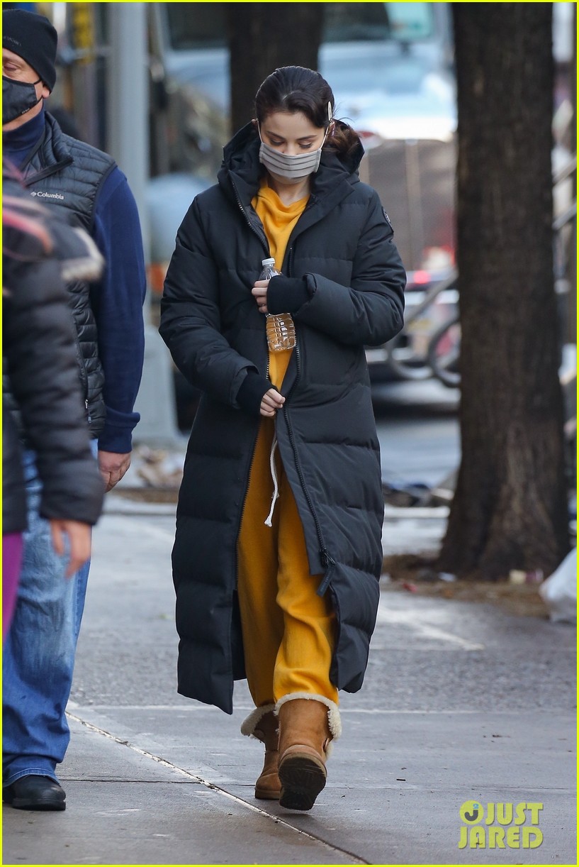selena gomez bundles up while arriving on set of only murders 08