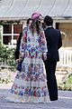 harry styles olivia wilde hold hands while attending managers wedding 48