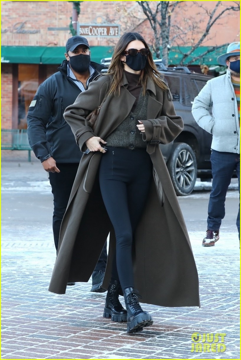 kendall kylie jenner new years day shopping 11