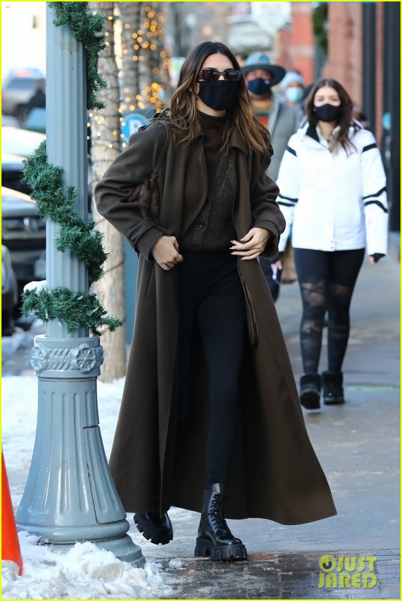 kendall kylie jenner new years day shopping 22