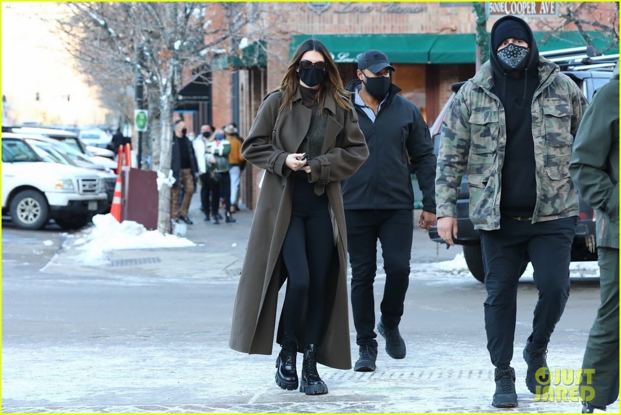 kendall kylie jenner new years day shopping 33