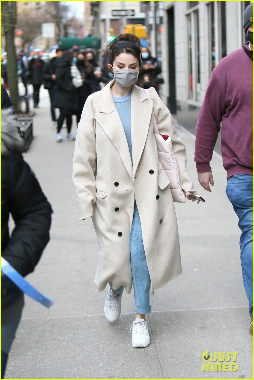selena gomez only murders sunday filming nyc 05