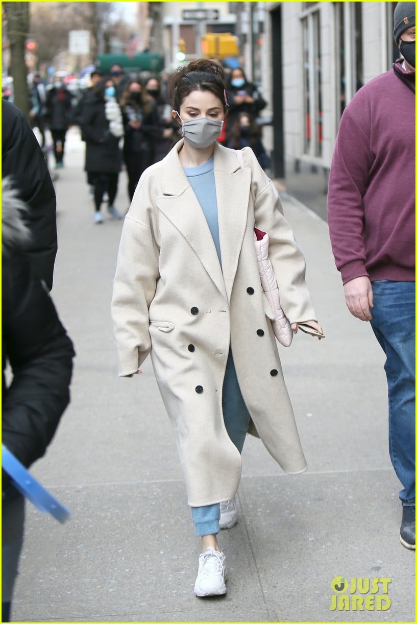 selena gomez only murders sunday filming nyc 07