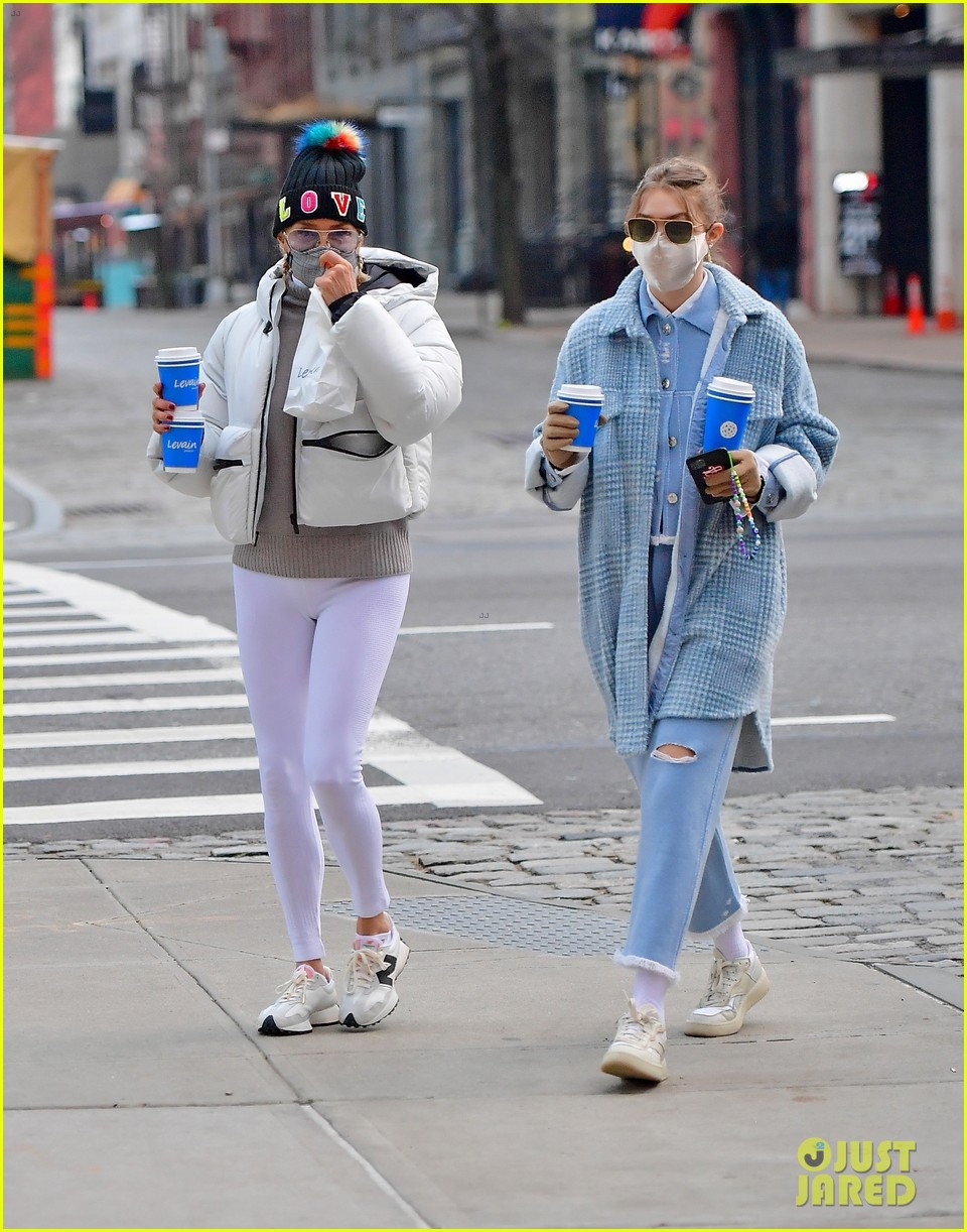 gigi hadid coffee run with mom yolanda zayn birthday 02