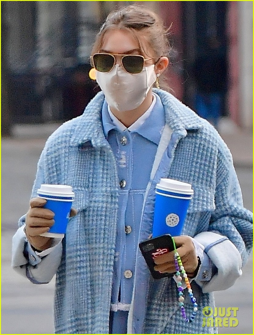 gigi hadid coffee run with mom yolanda zayn birthday 06