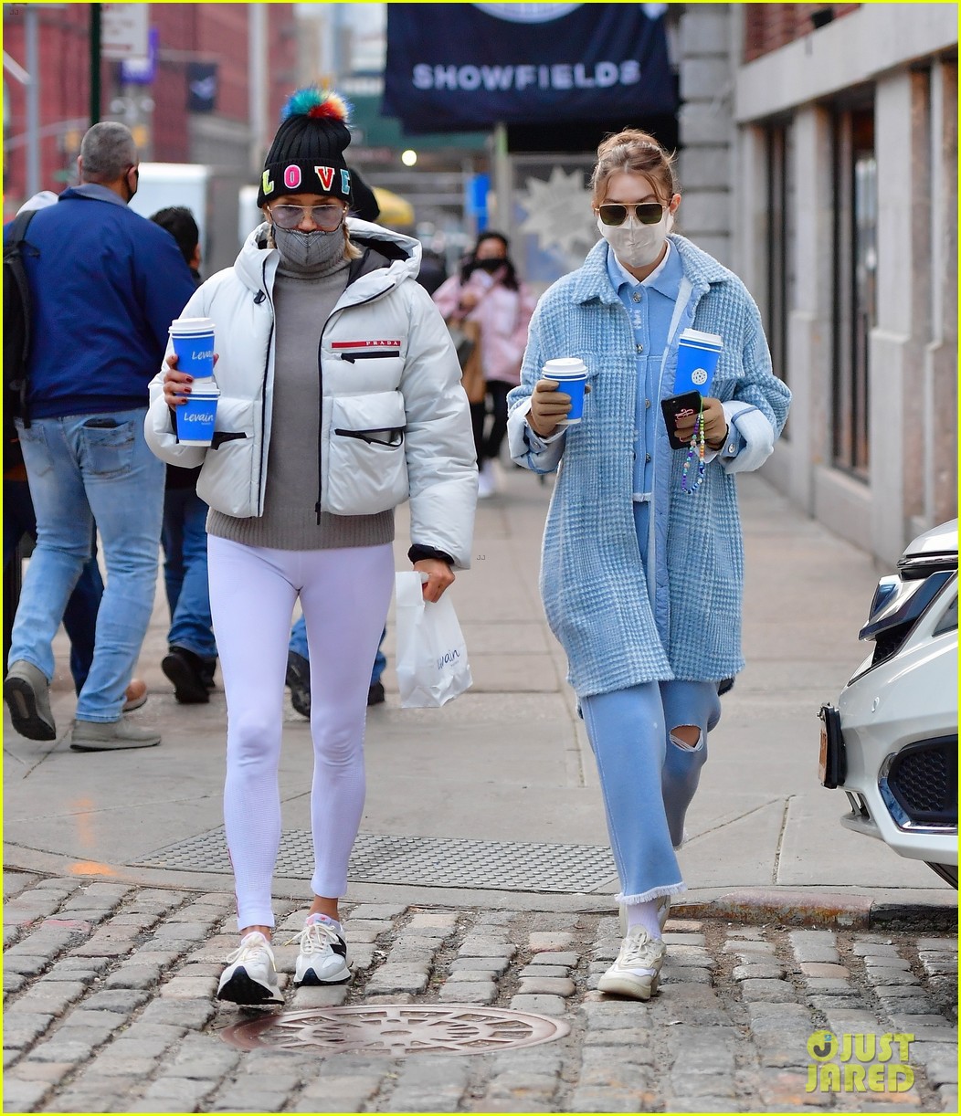 gigi hadid coffee run with mom yolanda zayn birthday 13
