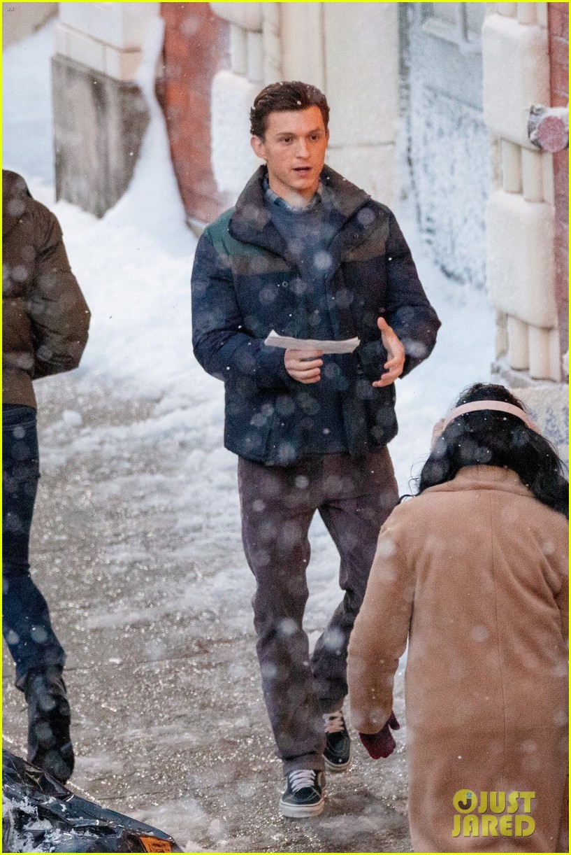 zendaya tom holland set spiderman january 2021 03