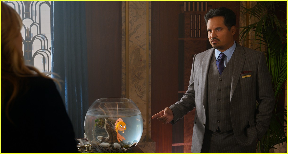 chloe moretz ken jeong more star in new tom and jerry stills 17.