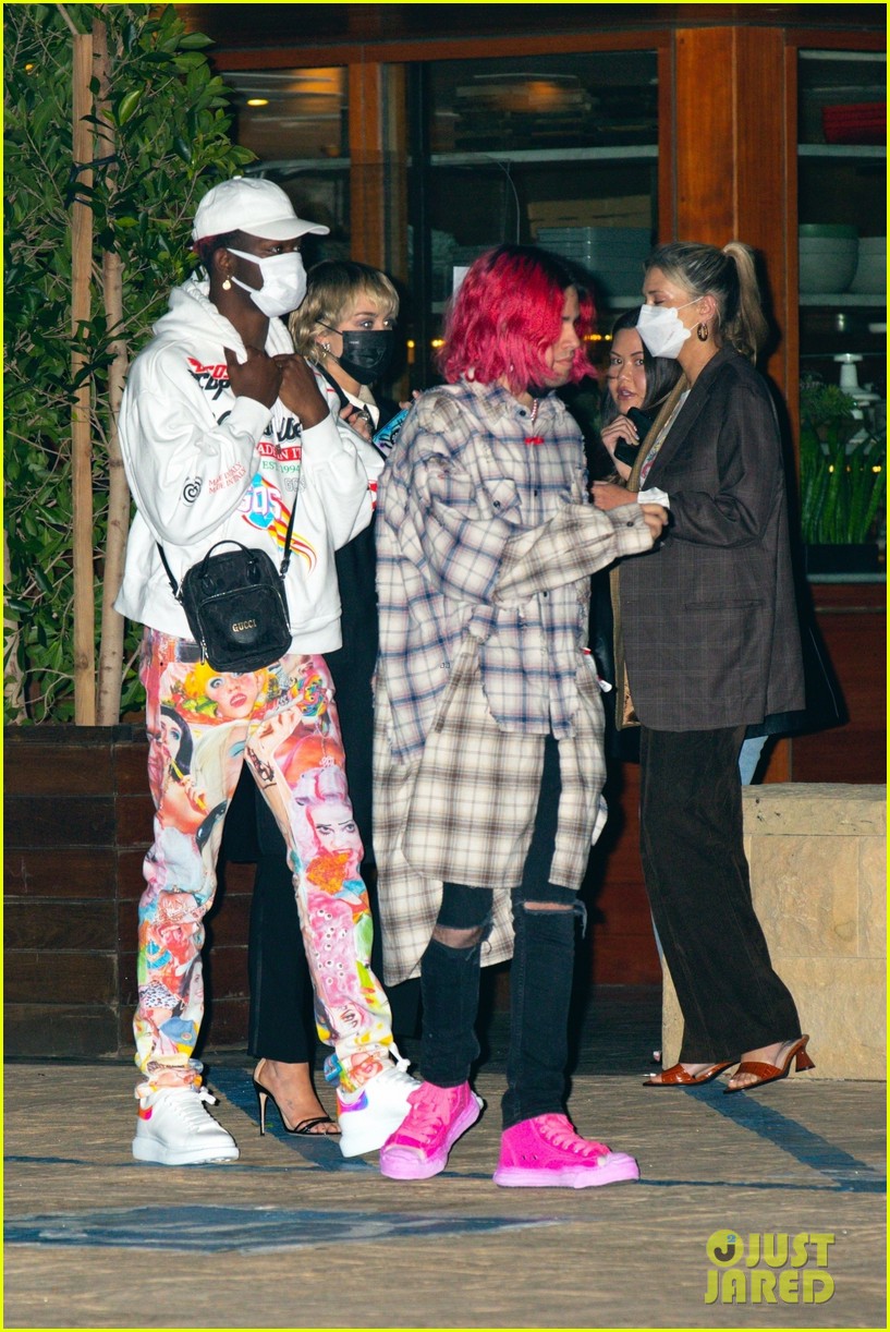 miley cyrus lil nas x dinner with friends 02