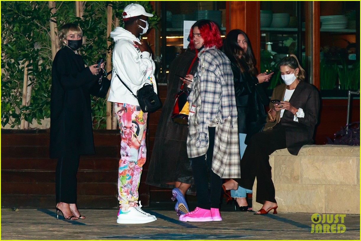miley cyrus lil nas x dinner with friends 03