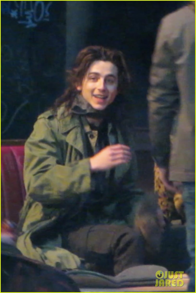 jennifer lawrence makes out with timothee chalamet 01