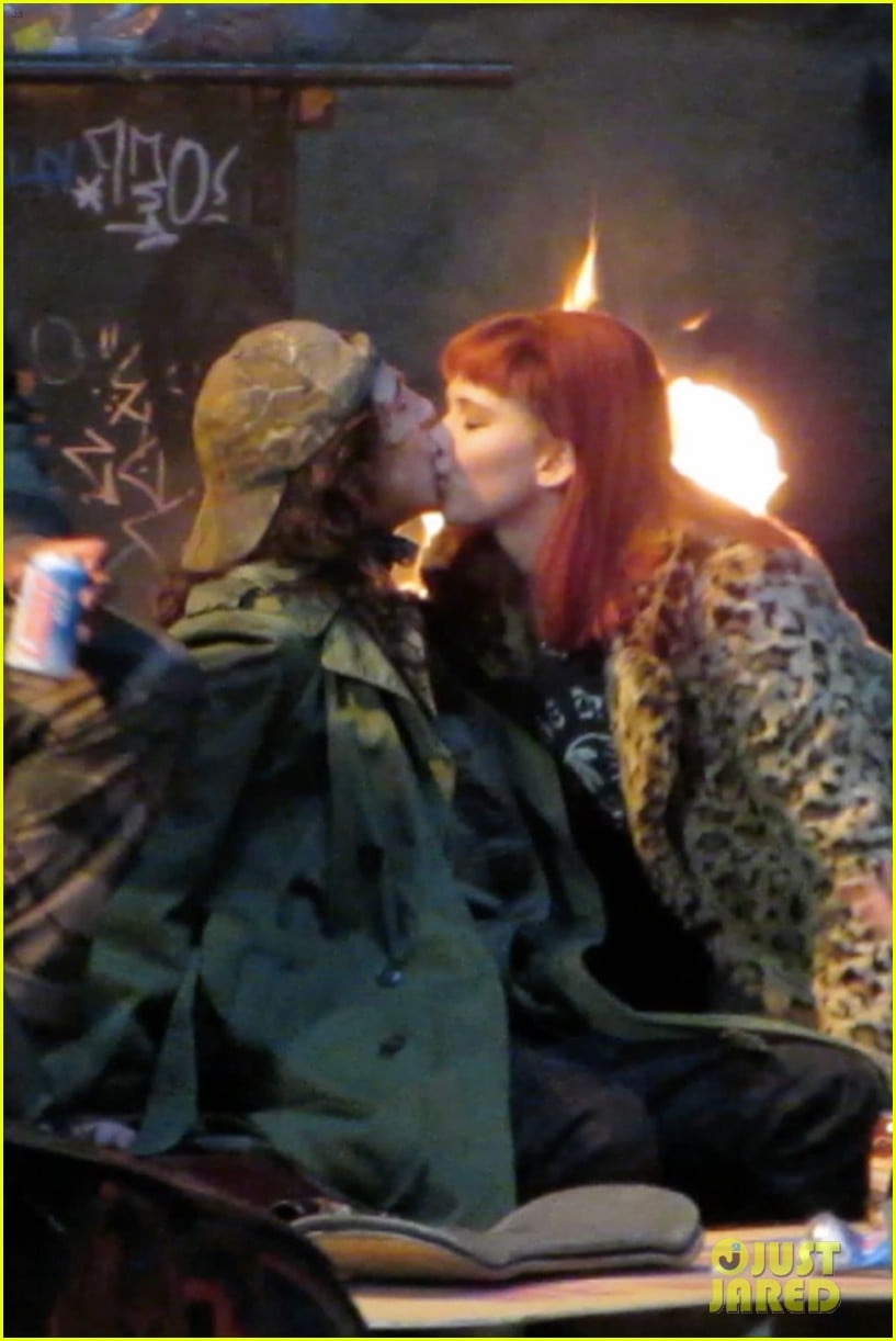 jennifer lawrence makes out with timothee chalamet 09