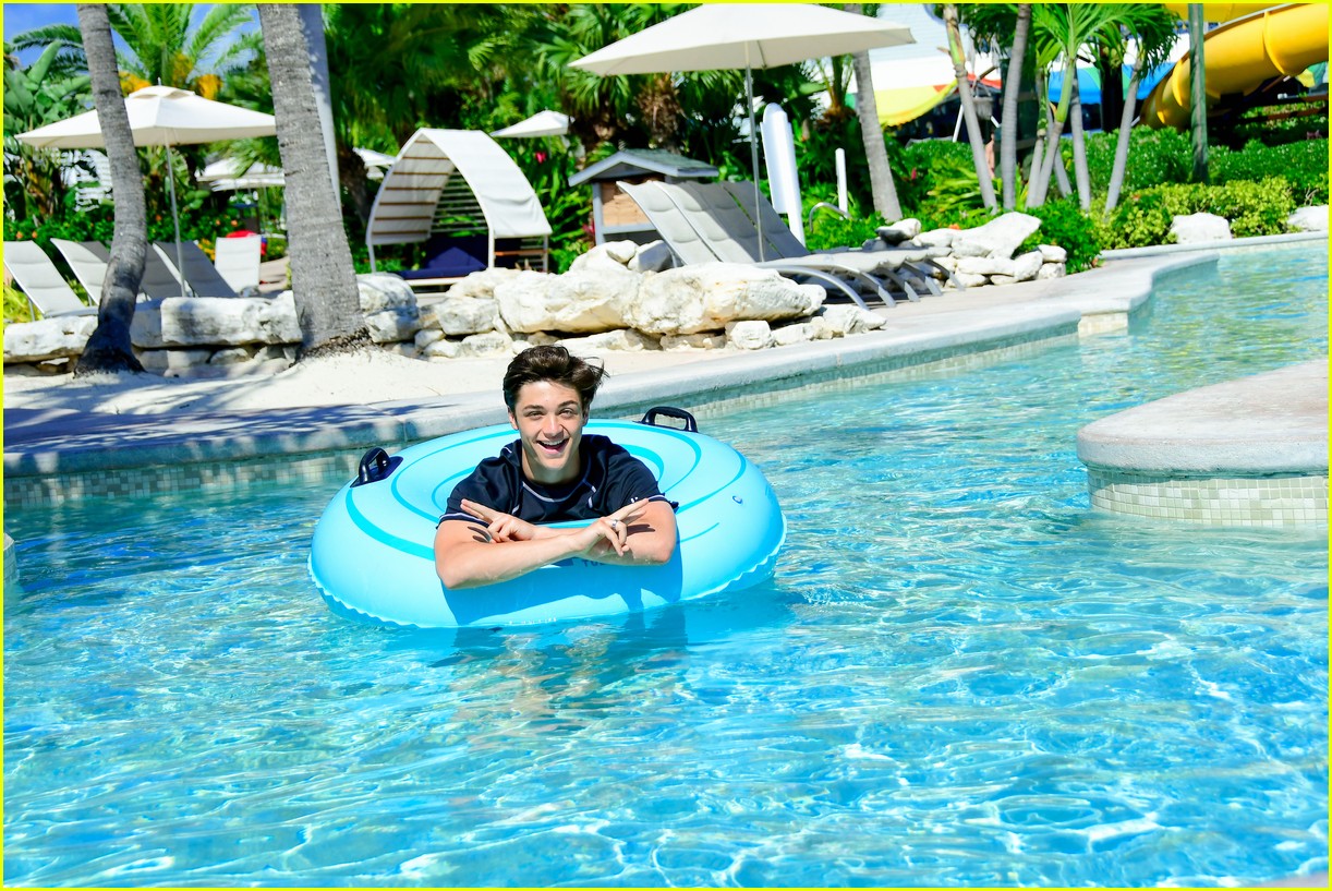 asher angel and his dad have fun in the sun in new turks caicos pics 13