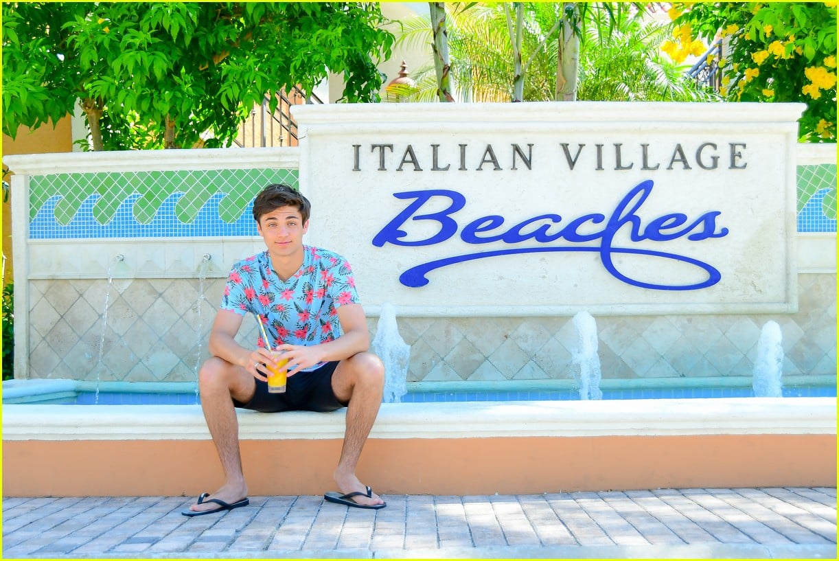 asher angel and his dad have fun in the sun in new turks caicos pics 14
