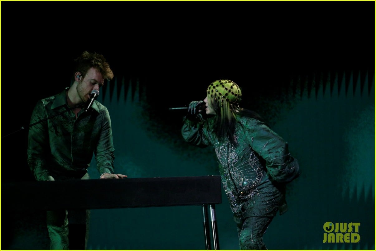 billie eilish performs everything i wanted at grammys 2021 10