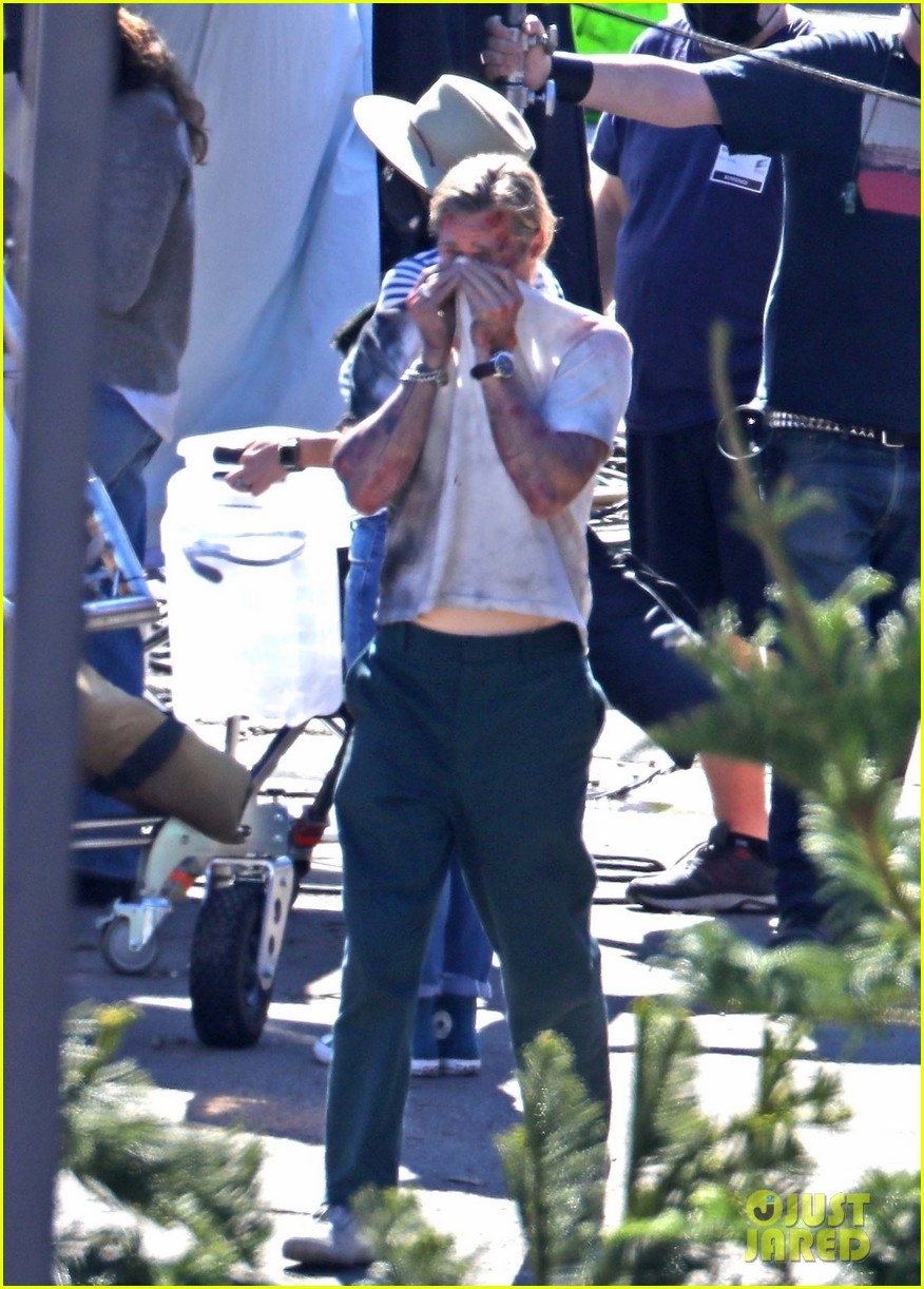 joey king has a bloody head on bullet train set 15