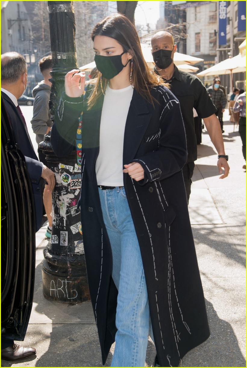 Full Sized Photo of kendall jenner nyc trench 03 | Kendall Jenner Steps