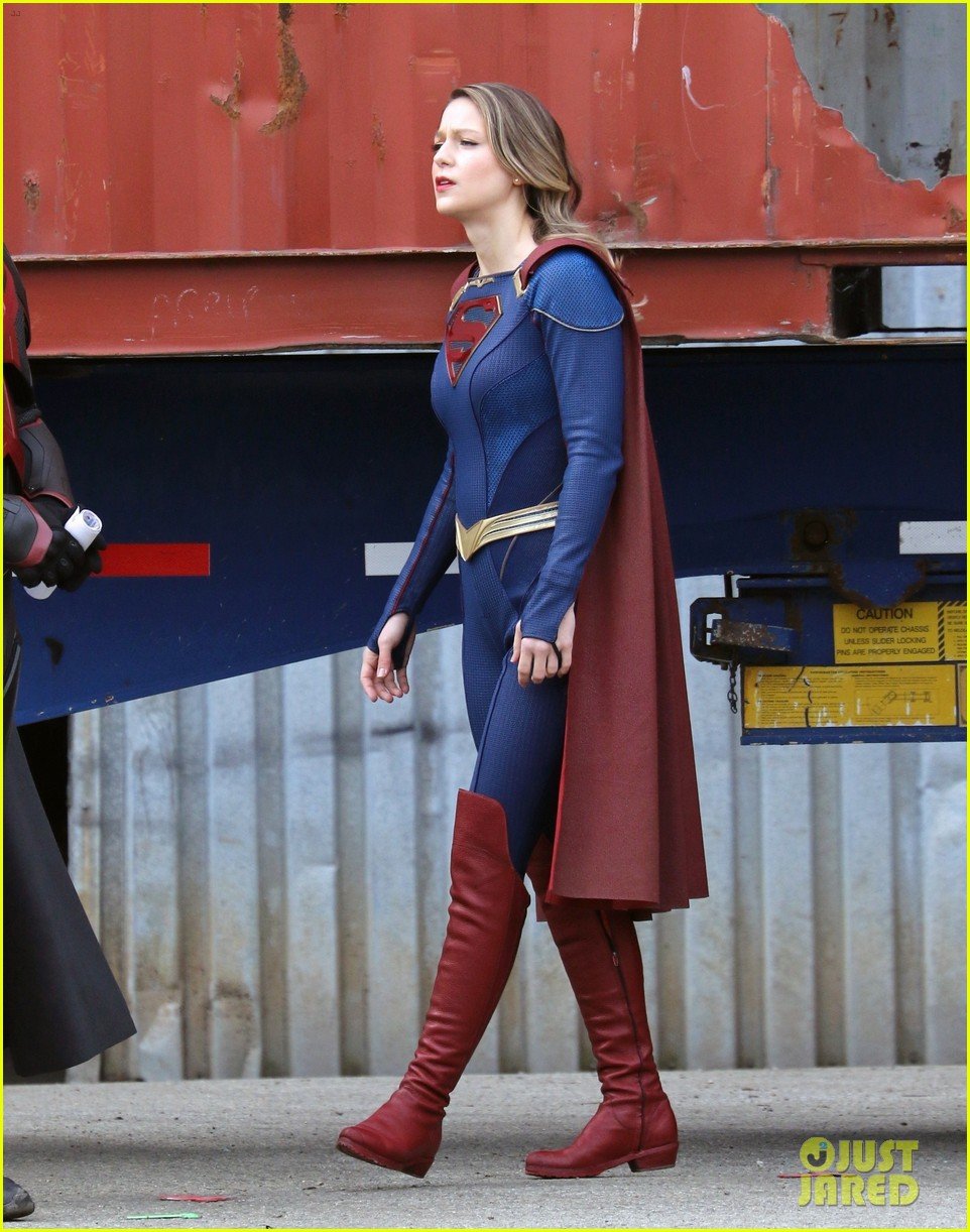 Melissa Benoist Gets To Work On Final Season Of Supergirl First Look Photos Photo 1307318 2671