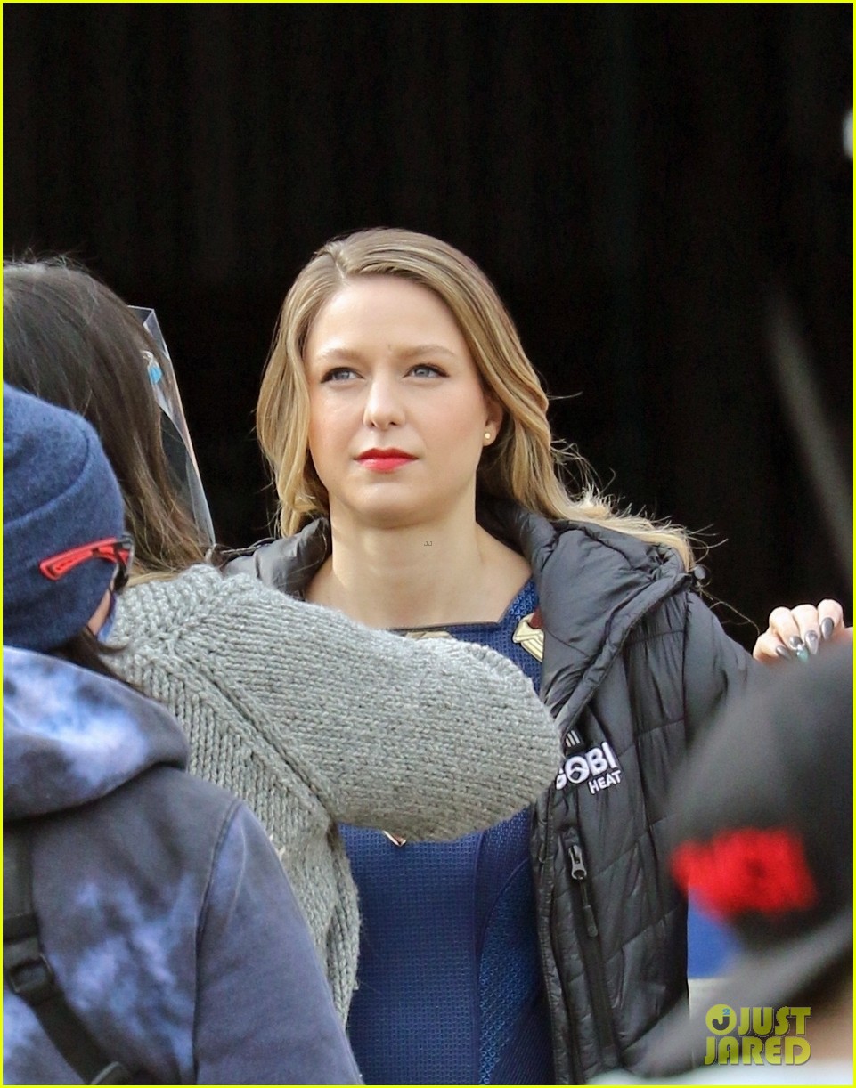 Full Sized Photo Of Melissa Benoist Set Supergirl Vancouver 2021 19 Melissa Benoist Gets To 9011