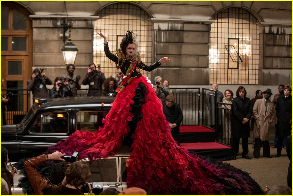 SNEAK PEEK : Cruella : Emma Stone For Louis Vuitton