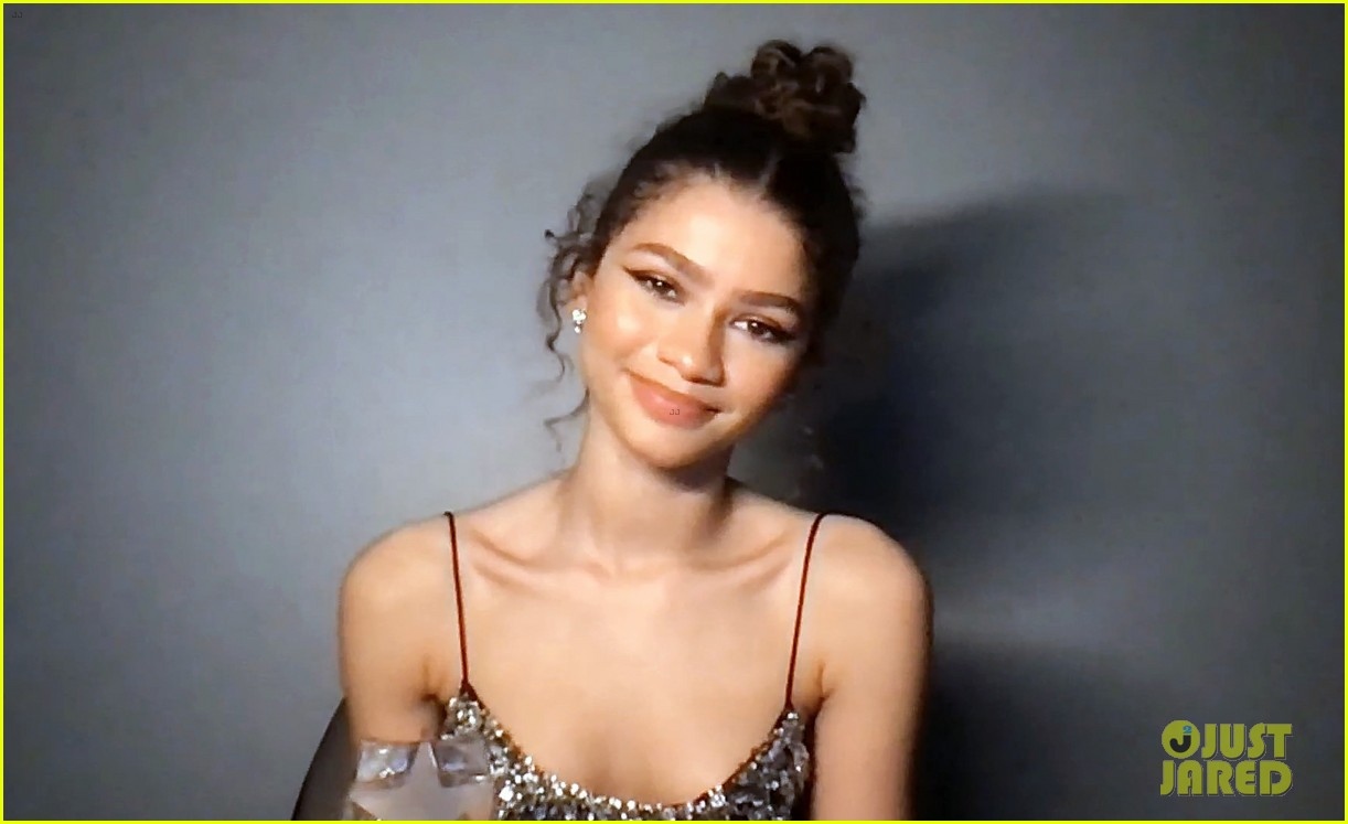 zendaya seeher award critics choice awards 05